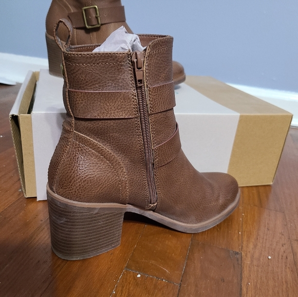 Maurices Annie Double Buckle Bootie 8 1/2 Cognac - Picture 3 of 4